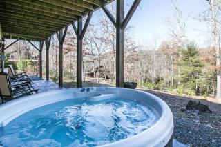 3-Story Private Cabin with Hot Tub and Fire Pit - Hiawassee - 5