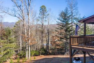 3-Story Private Cabin with Hot Tub and Fire Pit - 8