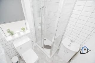 Balby Casa Nr Doncaster racecourse king beds street parking - Balby - 3