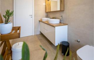 Amazing Home In Sukosan - 7