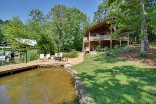 Pet-Friendly Cabin with Dock on Lake Martin! - Jacksons Gap - 9