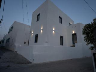 Traditional White House2 - Prodromos Paros - 4