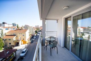 Apartments Sirena - Modern stay with free parking - Budva - 3