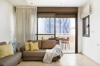 Comfy 2BR with Terrace next to Beach by FeelHome - Tel Aviv - 3