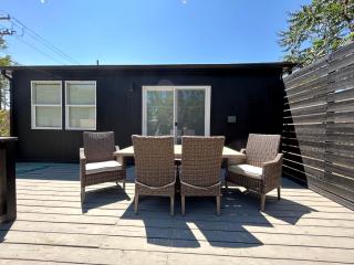 Off-Broadway - Modern woutdoor haven - 1