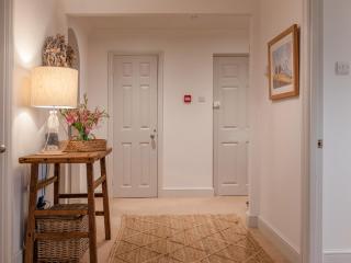 14 St Elmo Court - 1