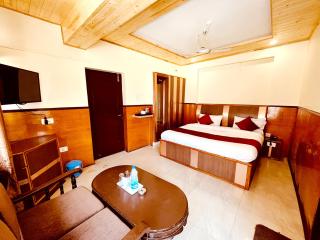Hotel Amit - 5 Mins Drive to Airport - 5