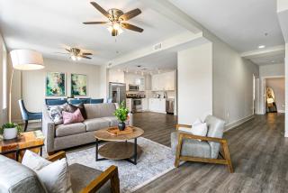Spacious 4BR Condo Near French Quarter - New Orleans - 4
