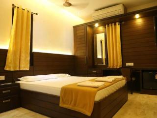 ENCLAVE INN - 0