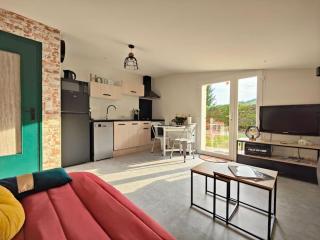 Appartement moderne en rez de jardin - La Cascade - - 0