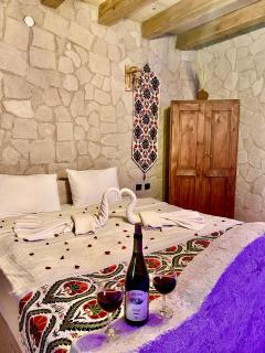 Seven Rock Cave Hotel - 1