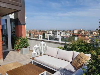 Penthouse F8 - Panoramic terrace, view Two Towers - Bologna - 8
