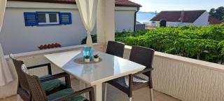 Apartments Ana Žaborić, 50 m od šljunčane plaže - Žaborić - 6