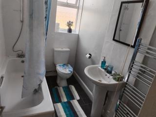 Comfortable 4-Bed House in Hucknall Nottingham - Nottingham - 7