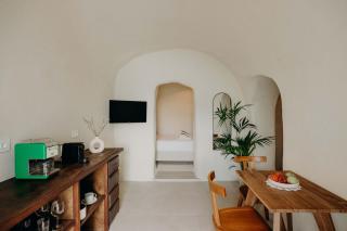 Villa Patitiri cave house with private pool in Megalochori Santorini - 9