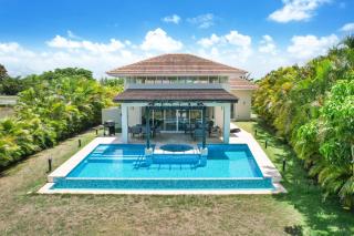 Stunning 3-Bedroom Villa with Pool, Jacuzzi and Maid near Bavaro Beach - Punta Cana - 0