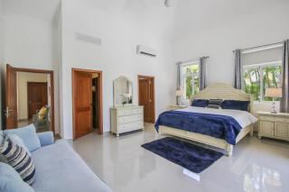 Stunning 3-Bedroom Villa with Pool, Jacuzzi and Maid near Bavaro Beach - Punta Cana - 2