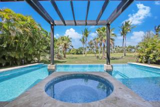 Stunning 3-Bedroom Villa with Pool, Jacuzzi and Maid near Bavaro Beach - Punta Cana - 5