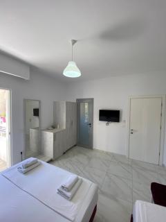 Eraldo's Rooms and Apartments - Saranda - 3