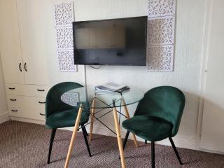 Sea side flat 5 with fast WIFI and free PARKING - Scarborough - 7