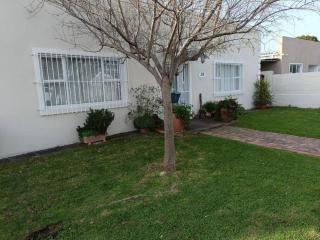 Out of Africa in Sandbaai, Hermanus - 0