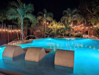 Stunning 6 Private Villas & PH WIFI AC POOL GYM - 3