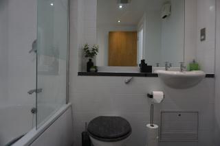 Penthouse - Amazing City Skyline Views - Free Parking - Balcony - Utilita Arena - New St Station - Bullring Shopping - Birmingham - 4