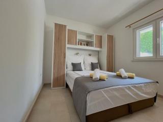Apartments Sea View - Rtina - 2