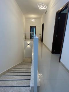 The Pearl Villa - Swimming Pool with Sea and Mountain view - Al Dana Island Fujaira - Fujaira - 7