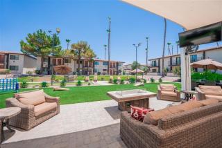 115 Fully Furnished 1BR Suite-Prime Location - 0