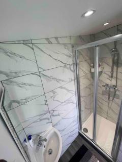 The Cabin - Welwyn Garden City - 9