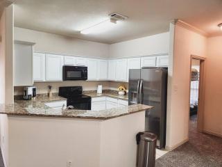 Townhouse near AT&T stadium, Six Flags & Epic Waterpark - Grand Prairie - 3