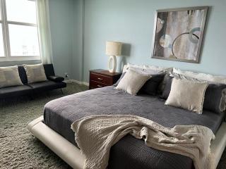 Penthouse Beach Front 1st line, 2 BR, 2 BA, New Decoration & Furnitures, unobstructed view of the beautiful Atlantic, free parking - Hollywood - 5