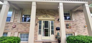 Niagara Falls Villa with Private pool, hottub, water view and Breakfast - 2