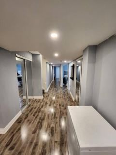 Adorable 2-Bedoom walkout basement Apartment - 5