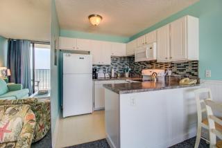 0506 Seaside Escape by Atlantic Towers - Carolina Beach - 9