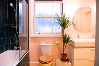 Stunning 3-bedroom townhouse in superb location - London - 6