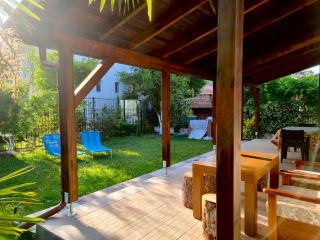 Seaside Cottage with Garden - Golem - 0