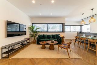 Luxurious New Large 2Bedrooms in Rothschild - 0