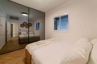 Luxurious New Large 2Bedrooms in Rothschild - 1