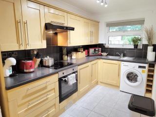 2 Single Beds, 1 BR Apartment - 5