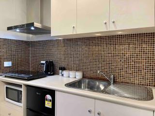 Spacious Self-Contained Studio - Burwood East - 5
