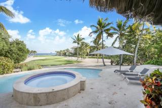 5BR Cap Cana Villa with Ocean & Golf Views, Chef, Maid, Butler, Pool, Jacuzzi, and Beach Club Access - Punta Cana - 9
