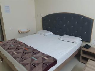 Srinivasa Hotel - Tirupati - 5