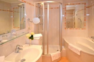 Hotel Dermuth Klagenfurt - Klagenfurt - 9