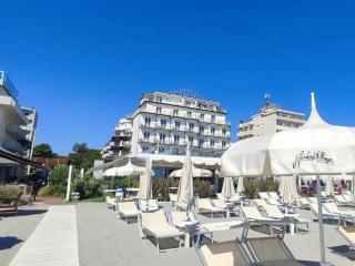 Hotel Negresco - Milano Marittima - 8