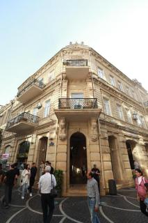 London Hotel and Guest House - Baku - 0