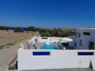 Beach Pearl - Beach Front House with Private Pool - Gennadi - 7