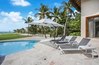5BR Cap Cana Villa with Ocean & Golf Views, Chef, Maid, Butler, Pool, Jacuzzi, and Beach Club Access - Punta Cana - 2