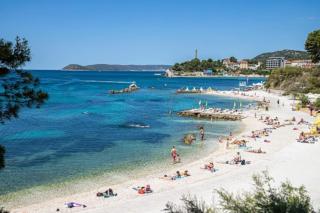 Apartments near beach Trstenik with secure parking - 8